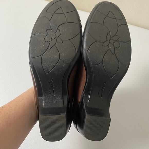 Clarks Sz 8.5 W Partridge Brown Leather Slip On Loafer Heeled Boots Comfort Clog - Picture 11 of 14